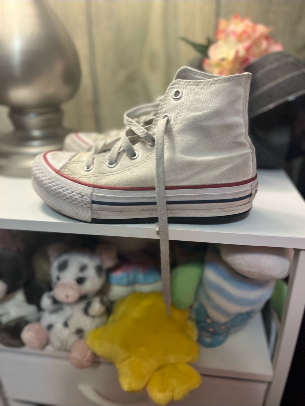 Converse Kids Off-White High-Top Sneakers with Red Stripe - Picture 3 of 6